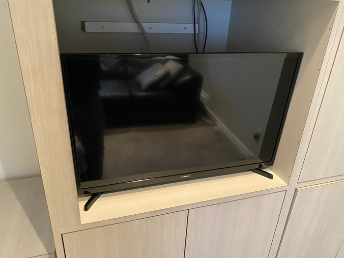 Samsung 32" HD LED Smart TV M4500B