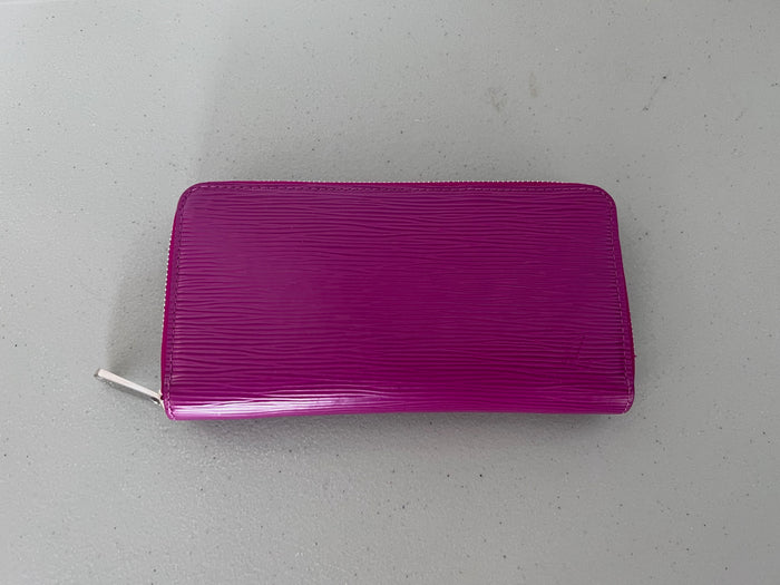 Louis Vuitton Mauve Epi Leather Zippy Wallet