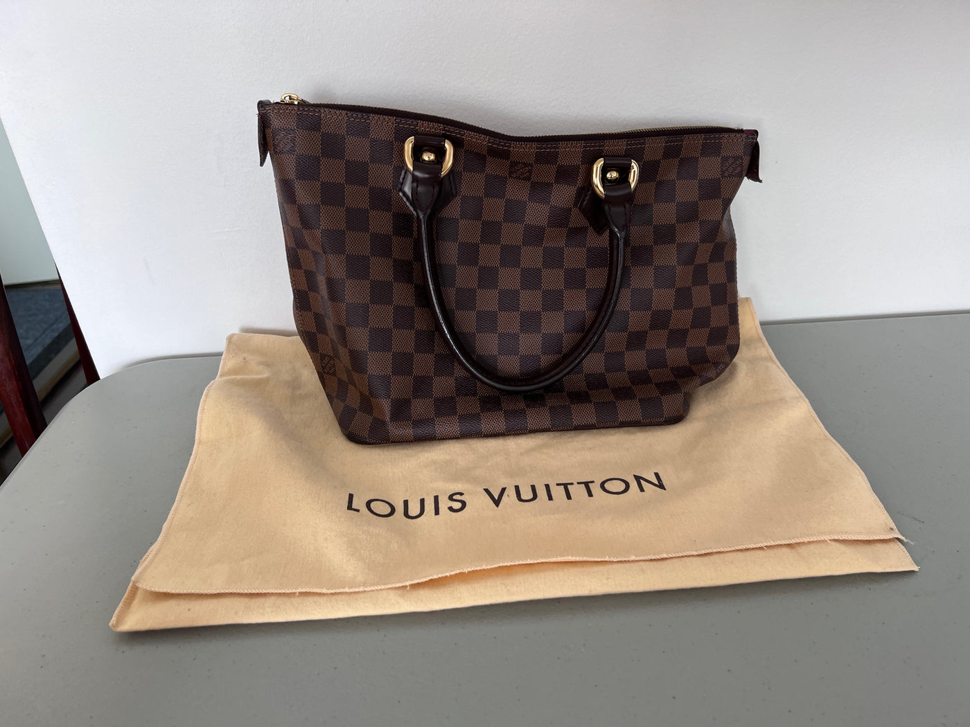Louis Vuitton Totally MM Monogram Canvas Shoulder Bag – Sell My Stuff  Canada - Canada's Content and Estate Sale Specialists