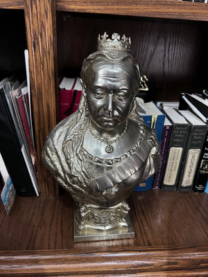 HAMILTON MCCARTHY (CANADIAN, 1846-1939) BUST OF QUEEN VICTORIA