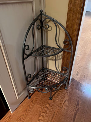 Small Corner Metal Rack/Shelf