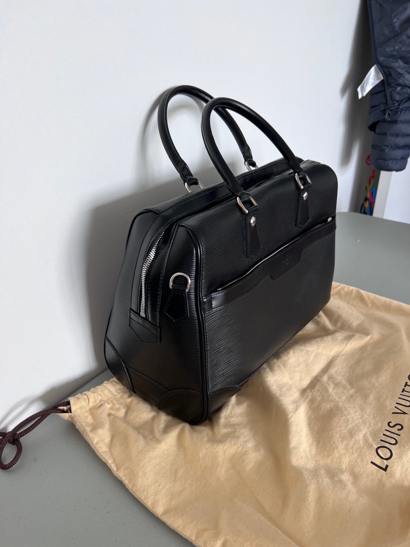 Louis Vuitton Black Epi Leather Sac de Ville Bourget – Sell My