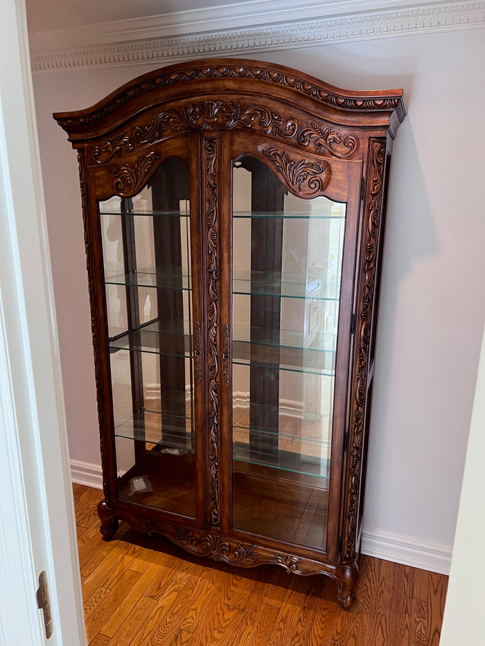 Pulaski Furniture Wood Carved Curio Cabinet