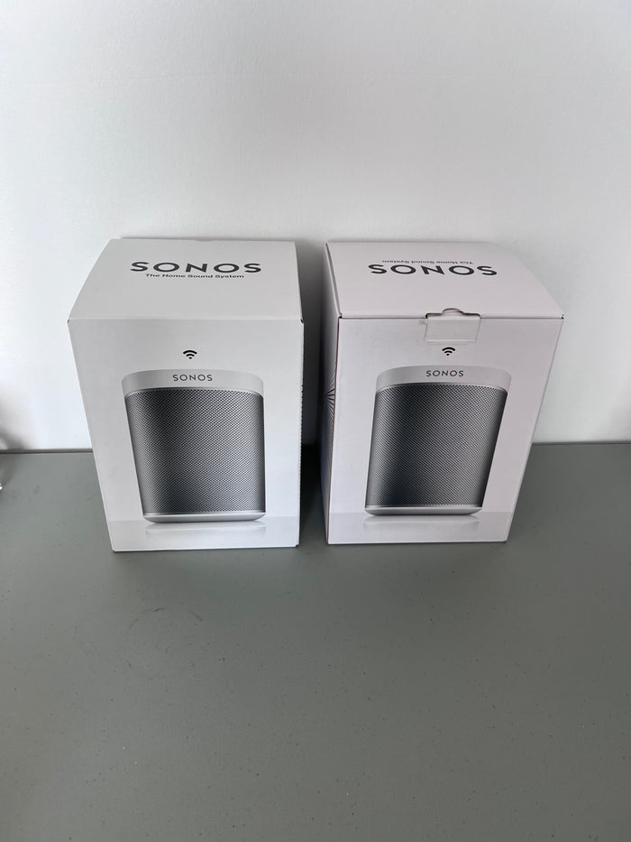 2 Sonos Play: 1 Wireless Speakers