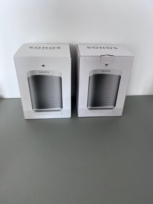 2 Sonos Play: 1 Wireless Speakers