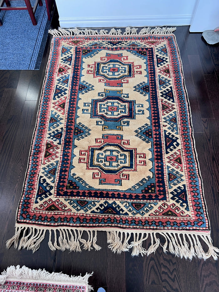 Area Rug / Runner – Wool on cotton, hand-knotted & hand-woven Berber rug