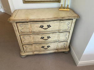 French Provincial Style, 3-Drawer Dresser