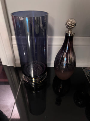2 Decorative Vases