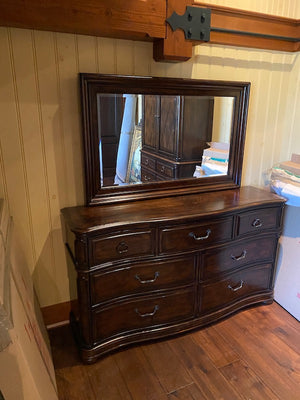 Bernhardt 7 Drawer Dresser with Mirror