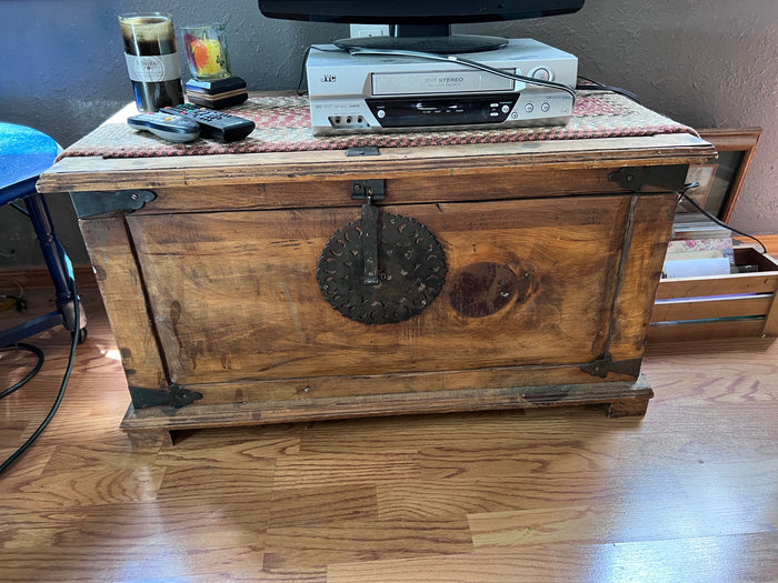 Wood Trunk (*2 Available)