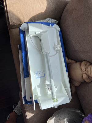 *BRAND NEW NEVER USED- Aquatec R Reclining Back Bath Lift (Retail $1,600)