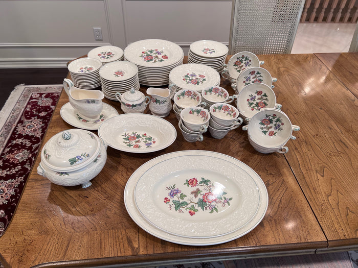 Wedgwood Patrician "Tapestry" TMD 440 Dinnerware Set- Service for 12