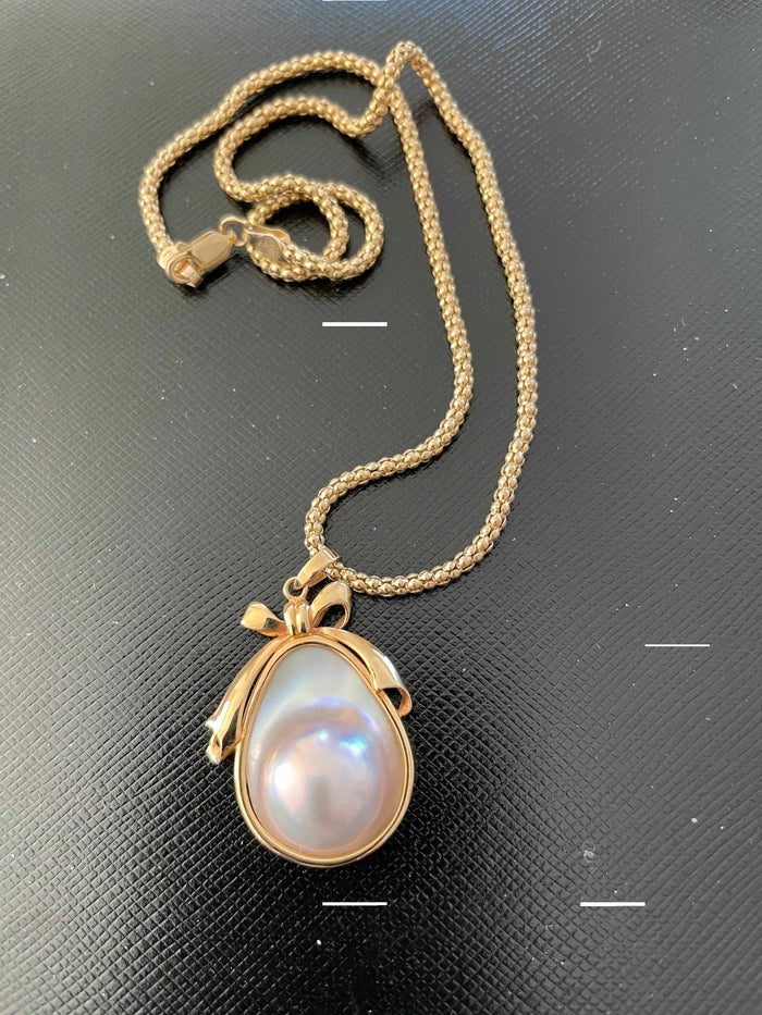 Move Pearl Necklace Set in 14k Gold, with a 10k Gold Chain